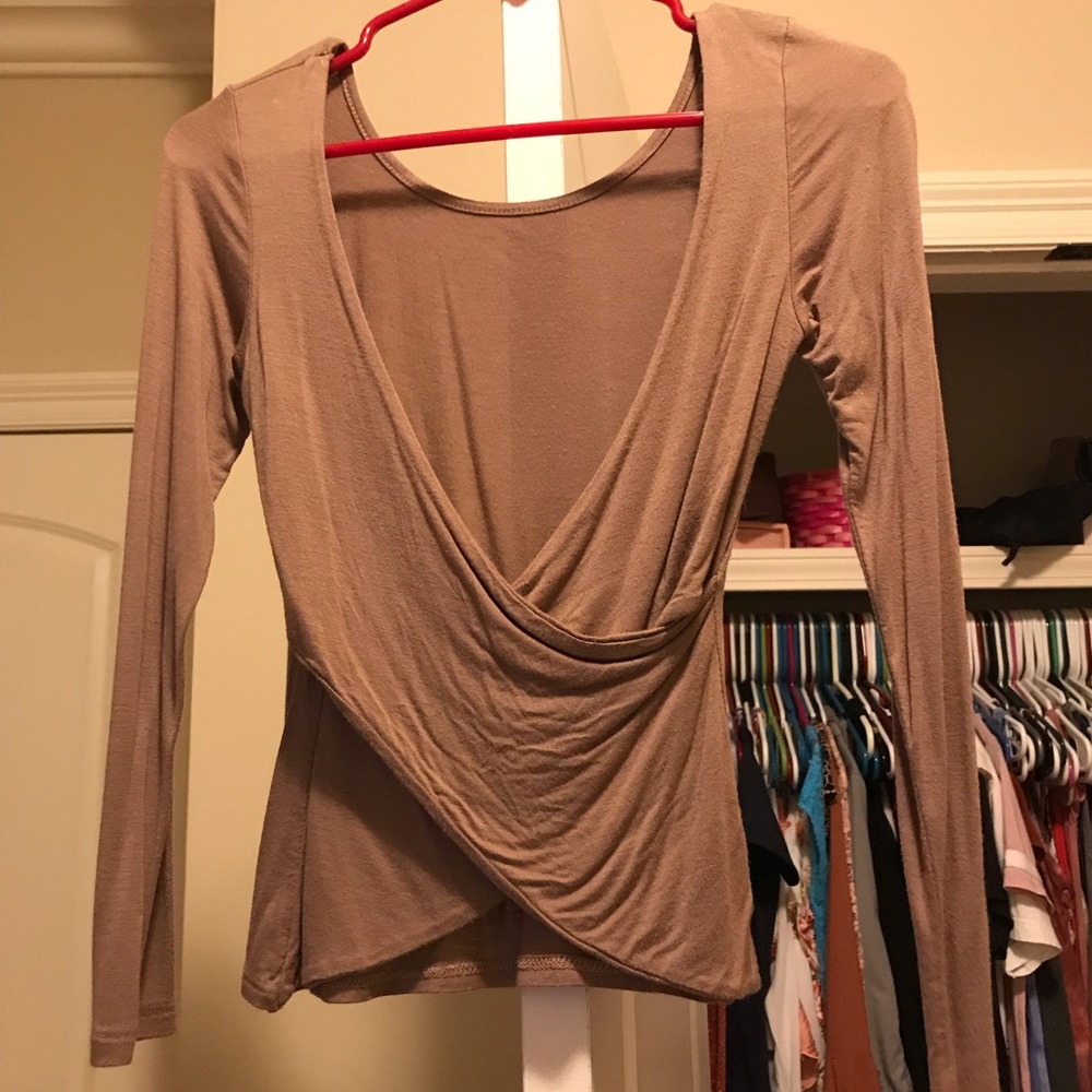 Long sleeve nude shirt with back out